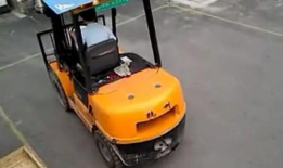 叉车操作视频,一窥高效搬运技巧